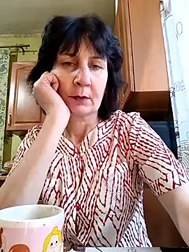 Laura Kiss online show from December 3, 2025, 8:56 am