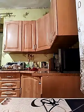 Laura Kiss online show from March 22, 2026, 4:10 pm