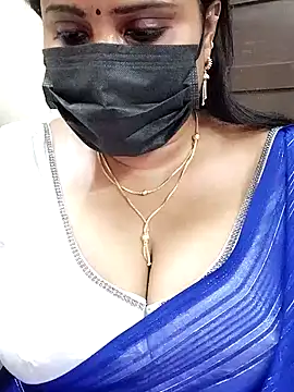 Queenflowerr online show from January 27, 2025, 10:38 am