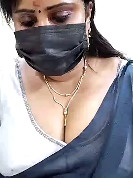 Queenflowerr online show from February 10, 2025, 10:19 pm