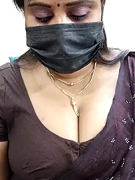 Queenflowerr online show from February 15, 2025, 6:12 pm