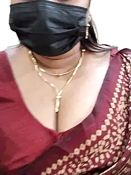 Queenflowerr online show from February 25, 2025, 4:31 pm