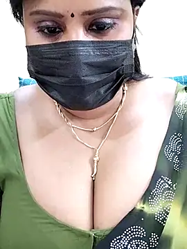 Queenflowerr online show from March 9, 2025, 11:36 am