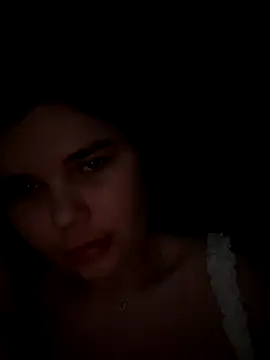 Snapshot of ella_zzz chatting on December 18, 2025, 2:12 pm ella zzz online show from December 18, 2025, 2:12 pm