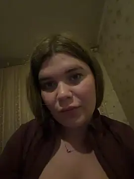 Snapshot of ella_zzz chatting on May 10, 2026, 8:58 pm ella zzz online show from May 10, 2026, 8:58 pm