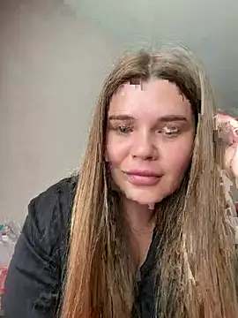 Snapshot of ella_zzz chatting on July 18, 2026, 10:08 am ella zzz online show from July 18, 2026, 10:08 am