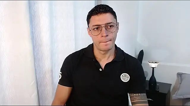 Frank Millers online show from April 17, 2026, 4:32 pm