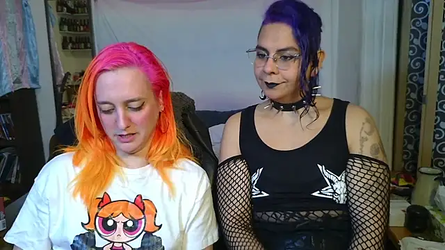 Snapshot of Evelan420 chatting on November 26, 2025, 7:04 pm Evelan420 online show from November 26, 2025, 7:04 pm