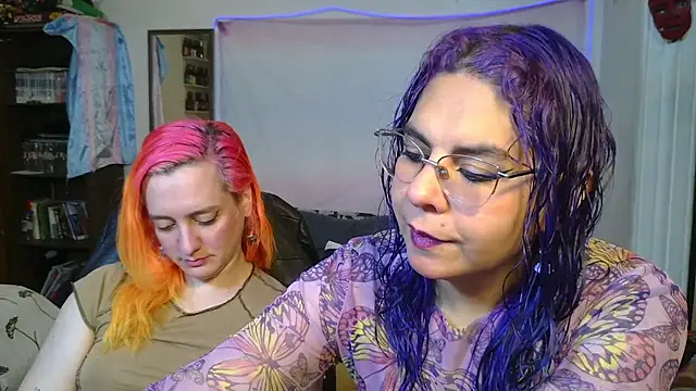 Snapshot of Evelan420 chatting on December 19, 2025, 6:04 pm Evelan420 online show from December 19, 2025, 6:04 pm