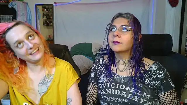 Snapshot of Evelan420 chatting on February 3, 2026, 12:31 am Evelan420 online show from February 3, 2026, 12:31 am