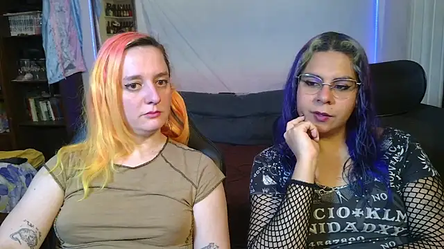 Snapshot of Evelan420 chatting on February 19, 2026, 6:37 pm Evelan420 online show from February 19, 2026, 6:37 pm