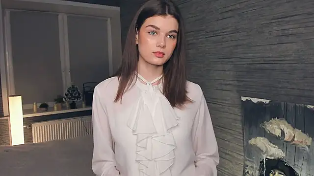 FloraDobb online show from February 2, 2025, 7:04 pm