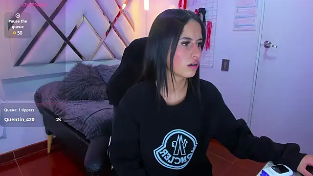 Snapshot of Belinda_Braund chatting on March 17, 2025, 5:49 pm Belinda Braund online show from March 17, 2025, 5:49 pm