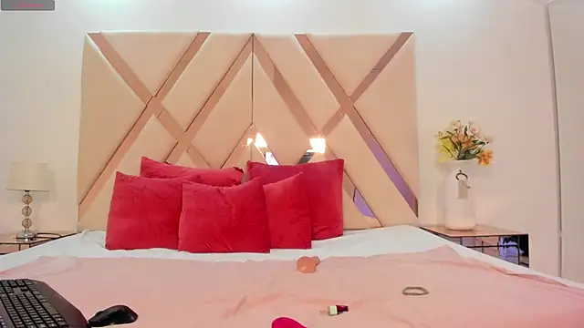 taliarussel online show from March 5, 2025, 10:21 pm