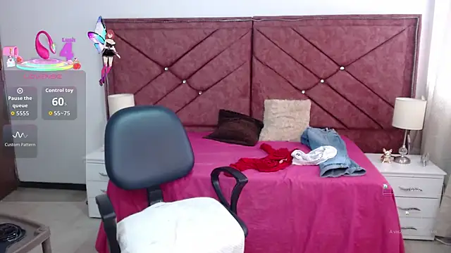 victoria adams07 online show from September 23, 2025, 6:44 pm