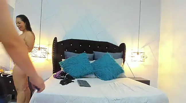 couple latin69 online show from January 31, 2025, 7:40 pm