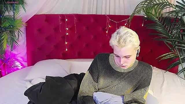 Snapshot of DemianEnglen chatting on February 2, 2025, 2:38 am DemianEnglen online show from February 2, 2025, 2:38 am