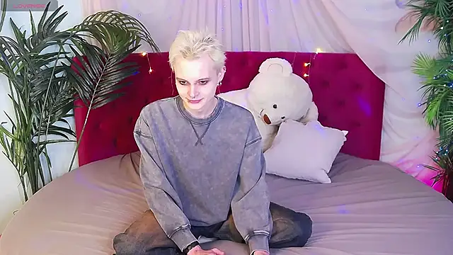 Snapshot of DemianEnglen chatting on February 4, 2025, 8:38 pm DemianEnglen online show from February 4, 2025, 8:38 pm