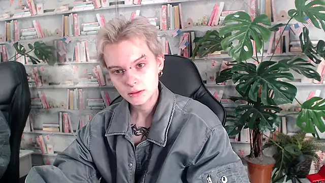 Snapshot of DemianEnglen chatting on March 18, 2025, 8:15 pm DemianEnglen online show from March 18, 2025, 8:15 pm