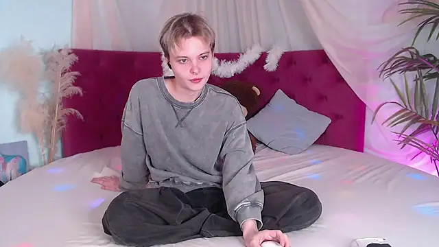 Snapshot of DemianEnglen chatting on September 23, 2025, 9:51 pm DemianEnglen online show from September 23, 2025, 9:51 pm