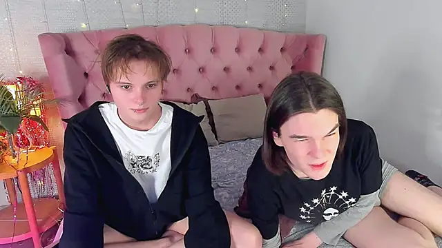 Snapshot of DemianEnglen chatting on February 6, 2026, 4:54 pm DemianEnglen online show from February 6, 2026, 4:54 pm