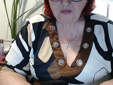 DeniseeRosea online show from June 1, 2026, 6:42 pm