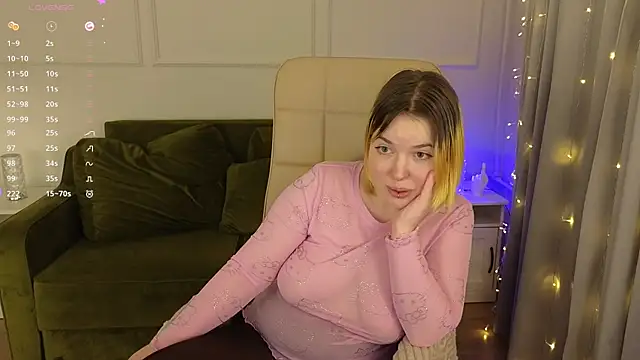 Snapshot of Manic_pixie_ chatting on February 7, 2025, 5:40 pm Manic pixie  online show from February 7, 2025, 5:40 pm