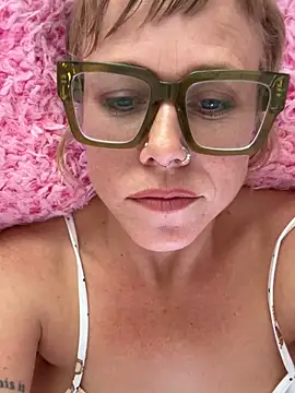 I am babydoll online show from February 9, 2026, 8:29 am