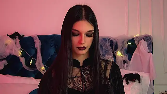 Snapshot of BeverlyMost chatting on October 31, 2025, 7:31 am BeverlyMost online show from October 31, 2025, 7:31 am