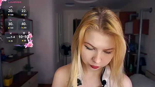 LynetHakes online show from September 17, 2025, 4:25 am