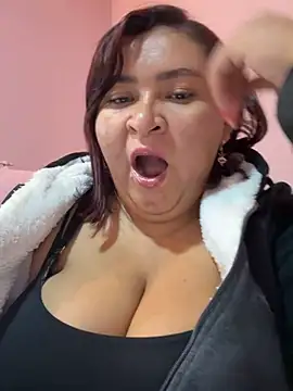 Snapshot of KarlaWild chatting on February 16, 2025, 9:59 pm KarlaWild online show from February 16, 2025, 9:59 pm