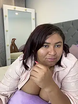 Snapshot of KarlaWild chatting on February 21, 2025, 4:40 am KarlaWild online show from February 21, 2025, 4:40 am