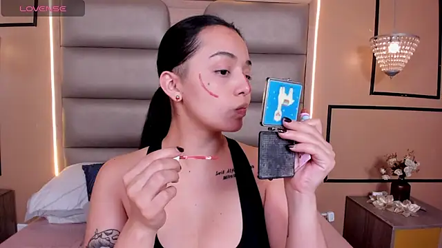 CAYLINCOLLINS online show from November 15, 2025, 3:26 am