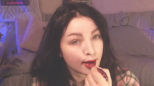 Snapshot of BritneyBarker chatting on February 6, 2025, 1:27 am BritneyBarker online show from February 6, 2025, 1:27 am