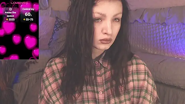 Snapshot of BritneyBarker chatting on February 9, 2025, 1:11 am BritneyBarker online show from February 9, 2025, 1:11 am