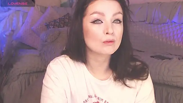 Snapshot of BritneyBarker chatting on February 16, 2025, 2:20 am BritneyBarker online show from February 16, 2025, 2:20 am