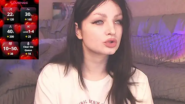 Snapshot of BritneyBarker chatting on February 22, 2025, 5:23 am BritneyBarker online show from February 22, 2025, 5:23 am