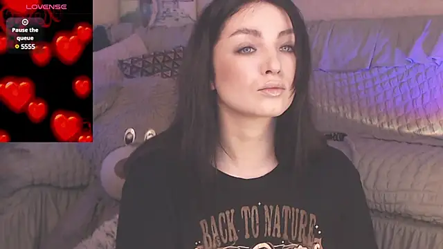 Snapshot of BritneyBarker chatting on March 15, 2025, 1:41 am BritneyBarker online show from March 15, 2025, 1:41 am