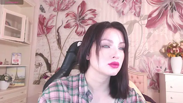 Snapshot of BritneyBarker chatting on September 11, 2025, 2:22 am BritneyBarker online show from September 11, 2025, 2:22 am