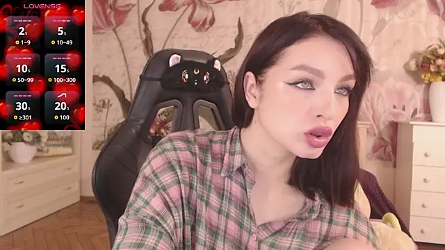 Snapshot of BritneyBarker chatting on September 21, 2025, 4:03 am BritneyBarker online show from September 21, 2025, 4:03 am