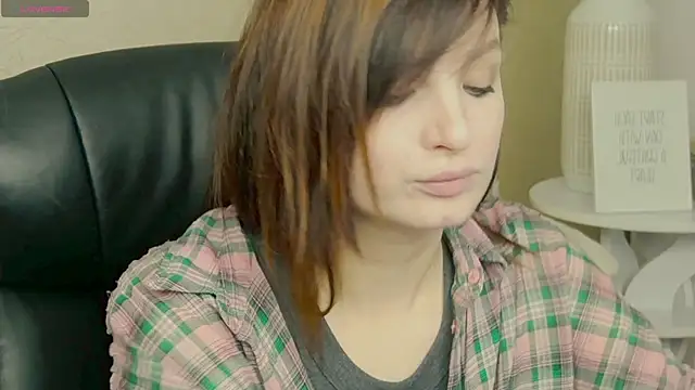 Snapshot of BritneyBarker chatting on November 22, 2025, 9:30 am BritneyBarker online show from November 22, 2025, 9:30 am