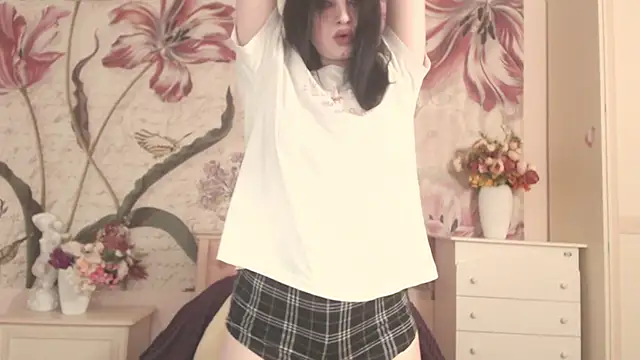 Snapshot of BritneyBarker chatting on February 9, 2026, 10:14 pm BritneyBarker online show from February 9, 2026, 10:14 pm