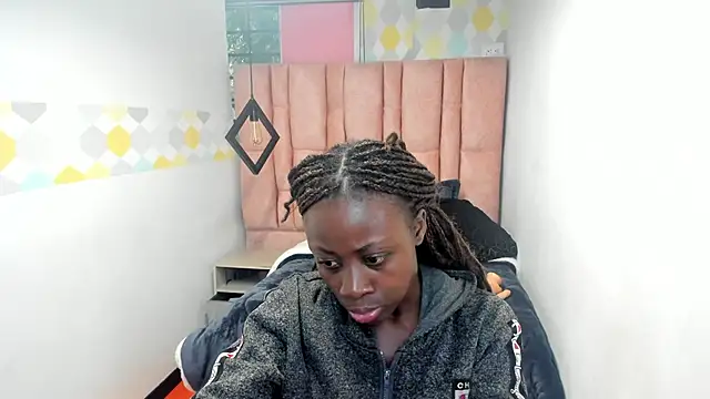 Snapshot of Sara_Naugty chatting on September 29, 2025, 12:32 pm Sara Naugty online show from September 29, 2025, 12:32 pm