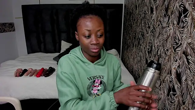 Snapshot of Sara_Naugty chatting on November 21, 2025, 12:59 pm Sara Naugty online show from November 21, 2025, 12:59 pm