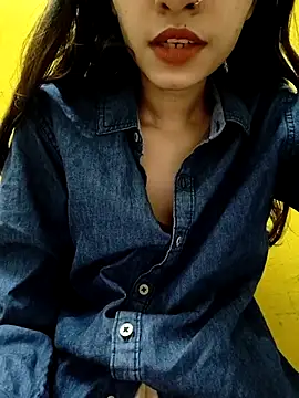 Snapshot of cute_IndianBabe chatting on March 16, 2025, 1:59 am cute IndianBabe online show from March 16, 2025, 1:59 am