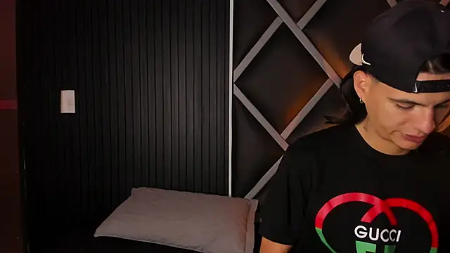 Martshall09 online show from November 4, 2025, 9:36 pm