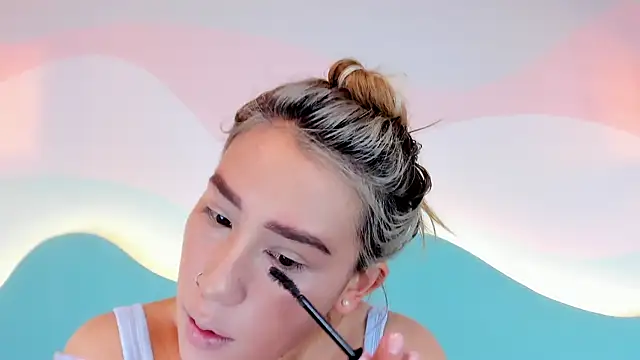 Lannajansen online show from November 12, 2025, 2:17 pm