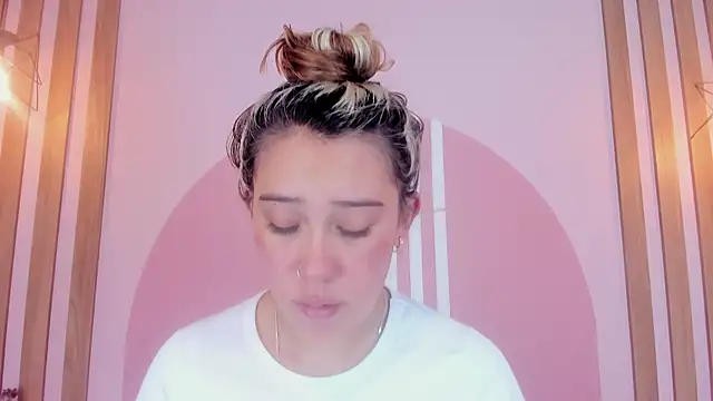 Lannajansen online show from March 14, 2026, 1:38 pm