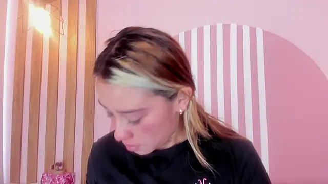 Lannajansen online show from March 16, 2026, 1:48 pm