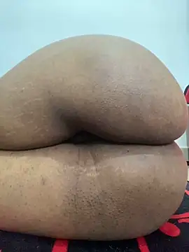 Snapshot of Charlotte_bronxxx chatting on March 7, 2025, 4:11 pm Charlotte bronxxx online show from March 7, 2025, 4:11 pm